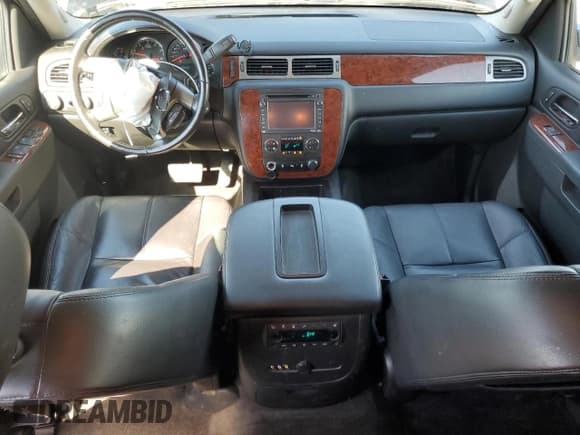 ✅ 2013 Chevrolet Suburban LT • VIN: 1GNSKJE70DR287802 • Lot: 81773405. Listed on Copart with 122,377 mi. Free auction sales archive from the USA and detailed vehicle history report at DreamBid. Image 8.