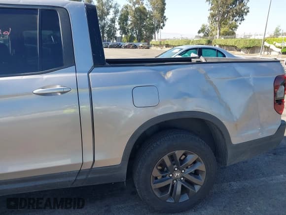 ✅ 2022 Honda Ridgeline Sport • VIN: 5FPYK3F16NB000566 • Lot: 43099564. Wystawiony na IAAI z przebiegiem Nie podano. Bezpłatny archiwum sprzedaży aukcyjnych z USA i szczegółowy raport historii pojazdu na DreamBid. Zdjęcie 13.