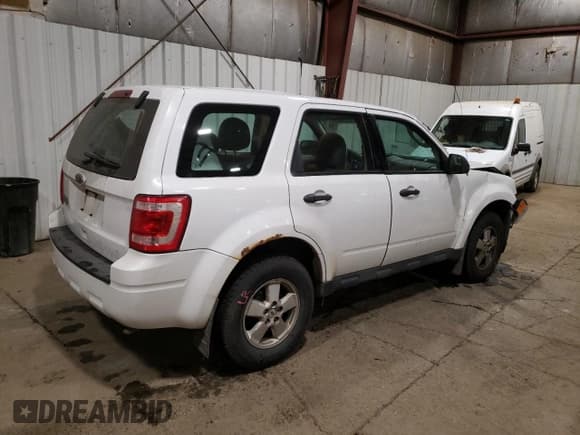 ✅ 2012 Ford Escape XLS • VIN: 1FMCU9C77CKA51062 • Лот: 92310425. Опубликован ранее на Copart с пробегом 152 046 миль. Бесплатный доступ к архиву аукционных продаж из США и подробный отчёт об истории автомобиля на DreamBid. Изображение 3.
