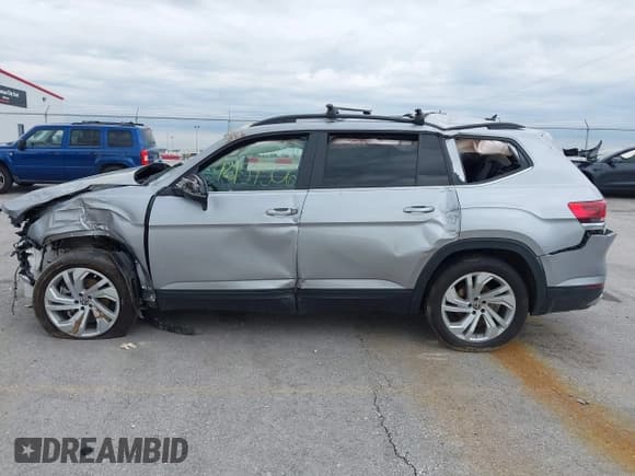 ✅ 2023 Volkswagen Atlas SE • VIN: 1V2JR2CA5PC524780 • Lot: 42159506. Wystawiony na IAAI z przebiegiem 35 592 mil. Bezpłatny archiwum sprzedaży aukcyjnych z USA i szczegółowy raport historii pojazdu na DreamBid. Zdjęcie 14.