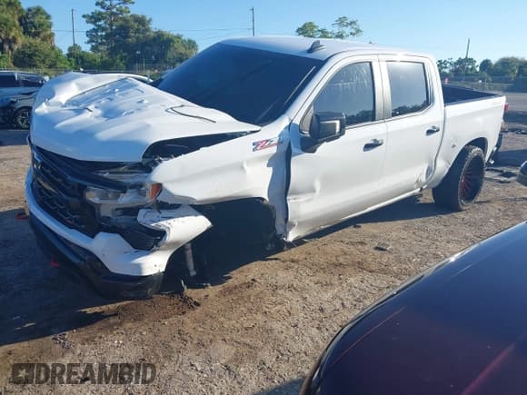 ✅ 2025 Chevrolet Silverado 1500 LT Trail Boss • VIN: 3GCUKFED5SG116805 • Лот: 43346155. Опубликован ранее на IAAI с пробегом 12 807 миль. Бесплатный доступ к архиву аукционных продаж из США и подробный отчёт об истории автомобиля на DreamBid. Изображение 17.