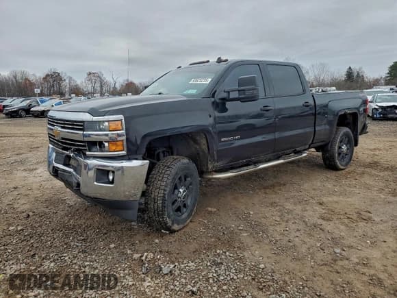 ✅ 2015 Chevrolet Silverado 2500HD LT • VIN: 1GC1KVEGXFF133243 • Lot: 93625235. Listed on Copart with 201,769 mi. Free auction sales archive from the USA and detailed vehicle history report at DreamBid. Image 1.