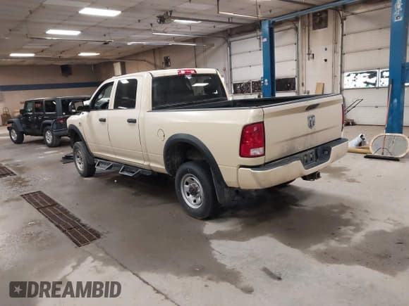✅ 2018 Ram 2500 Tradesman • VIN: 3C6UR5CJ0JG365615 • Лот: 42366864. Опубликован ранее на IAAI с пробегом 50 783 миль. Бесплатный доступ к архиву аукционных продаж из США и подробный отчёт об истории автомобиля на DreamBid. Изображение 3.