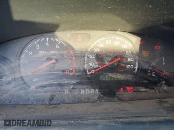 ✅ 2002 Nissan Quest GXE • VIN: 4N2ZN15T32D812919 • Lot: 87923365. Wystawiony na Copart z przebiegiem 171 860 mil. Bezpłatny archiwum sprzedaży aukcyjnych z USA i szczegółowy raport historii pojazdu na DreamBid. Zdjęcie 9.