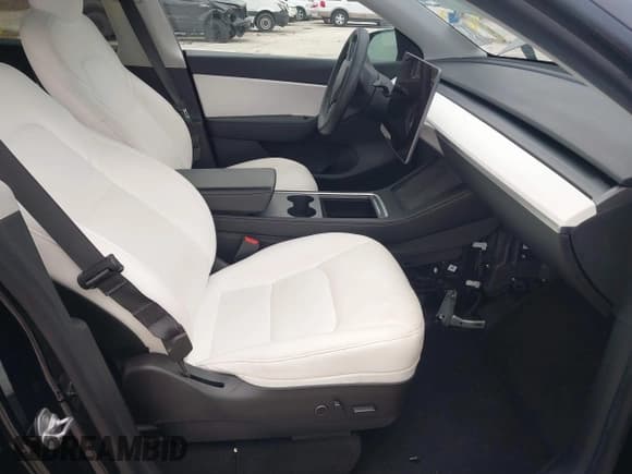 ✅ 2021 Tesla Model Y Standard Range • VIN: 5YJYGDED8MF123246 • Lot: 41291676. Listed on IAAI with 74,630 mi. Free auction sales archive from the USA and detailed vehicle history report at DreamBid. Image 5.