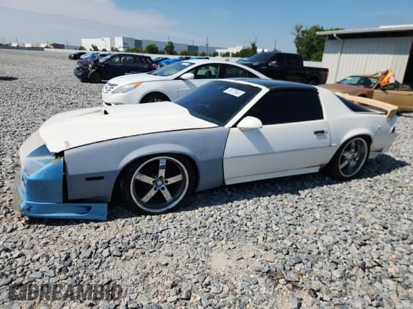 ✅ 1989 Chevrolet Camaro • VIN: 1G1FP21E1KL193491 • Лот: 70577965. Опубликован ранее на Copart с пробегом 233 768 миль. Бесплатный доступ к архиву аукционных продаж из США и подробный отчёт об истории автомобиля на DreamBid. Изображение 1.