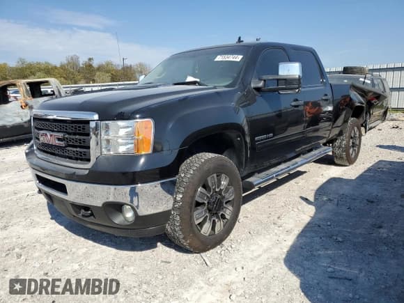✅ 2011 GMC Sierra 2500HD SLE • VIN: 1GT120C89BF255875 • Lot: 71534744. Listed on Copart with 179,636 mi. Free auction sales archive from the USA and detailed vehicle history report at DreamBid. Image 1.