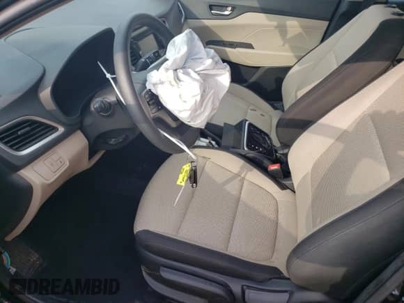 2022 Hyundai Accent SEL z VIN 3KPC24A6XNE181138, wystawiony jako Copart lot #63724493 z przebiegiem 16 101 mil mil oraz . Historia ofert i sprzedaży dostępna na DreamBid. Obrazek 7.