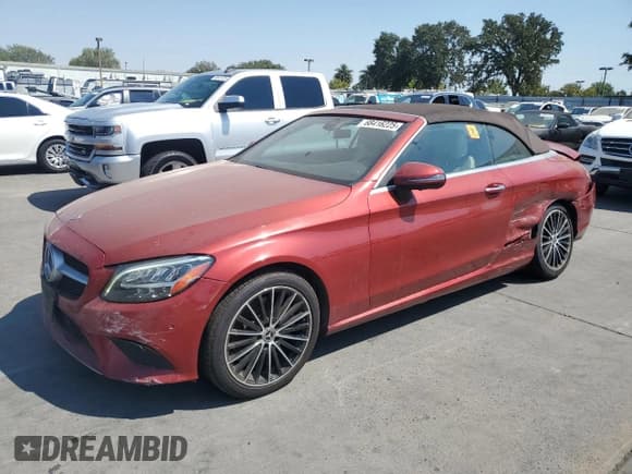✅ 2019 Mercedes-Benz C 300 • VIN: WDDWK8DB1KF801220 • Lot: 68416225. Listed on Copart with 48,669 mi. Free auction sales archive from the USA and detailed vehicle history report at DreamBid. Image 1.