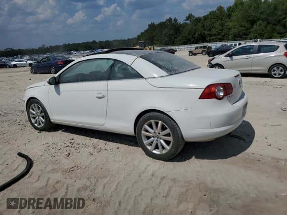 ✅ 2010 Volkswagen Eos Komfort • VIN: WVWBA7AHXAV012020 • Lot: 70956285. Wystawiony na Copart z przebiegiem 236 931 mil. Bezpłatny archiwum sprzedaży aukcyjnych z USA i szczegółowy raport historii pojazdu na DreamBid. Zdjęcie 2.