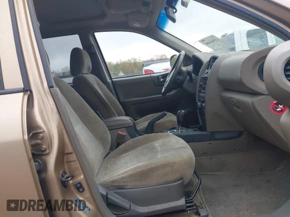 ✅ 2004 Hyundai Santa Fe GLS • VIN: KM8SC73D94U755102 • Lot: 43566404. Listed on IAAI with 202,091 mi. Free auction sales archive from the USA and detailed vehicle history report at DreamBid. Image 5.