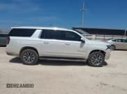 ✅ 2021 Chevrolet Suburban LT • VIN: 1GNSKCKD8MR431554 • Lot: 42774823. Wystawiony na IAAI z przebiegiem 84 653 mil. Bezpłatny archiwum sprzedaży aukcyjnych z USA i szczegółowy raport historii pojazdu na DreamBid. Zdjęcie 13.