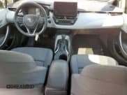 ✅ 2023 Toyota Corolla Hybrid LE • VIN: JTDBCMFE2PJ009085 • Lot: 70334505. Wystawiony na Copart z przebiegiem Nie podano. Bezpłatny archiwum sprzedaży aukcyjnych z USA i szczegółowy raport historii pojazdu na DreamBid. Zdjęcie 8.