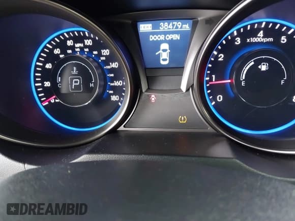 ✅ 2013 Hyundai Genesis Coupe R-Spec • VIN: KMHHU6KJ4DU105764 • Lot: 42673354. Wystawiony na IAAI z przebiegiem 38 479 mil. Bezpłatny archiwum sprzedaży aukcyjnych z USA i szczegółowy raport historii pojazdu na DreamBid. Zdjęcie 7.