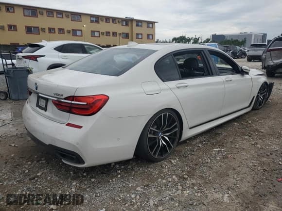✅ 2016 BMW 7 Series 750i • VIN: WBA7F0C51GGL99309 • Lot: 81058635. Listed on Copart with Not provided. Free auction sales archive from the USA and detailed vehicle history report at DreamBid. Image 3.