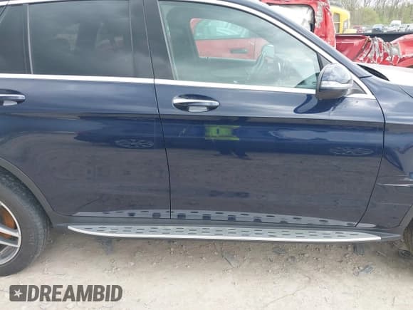 ✅ 2019 Mercedes-Benz GLC 300 • VIN: WDC0G4KB5KV185843 • Lot: 42082096. Wystawiony na IAAI z przebiegiem 83 210 mil. Bezpłatny archiwum sprzedaży aukcyjnych z USA i szczegółowy raport historii pojazdu na DreamBid. Zdjęcie 14.