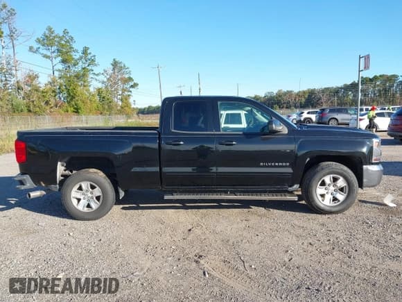 ✅ 2018 Chevrolet Silverado 1500 LT • VIN: 1GCRCREC7JZ141635 • Lot: 43682102. Wystawiony na IAAI z przebiegiem 150 756 mil. Bezpłatny archiwum sprzedaży aukcyjnych z USA i szczegółowy raport historii pojazdu na DreamBid. Zdjęcie 13.