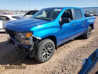 2022 Chevrolet Silverado 1500 Work Truck z VIN 1GCPDAEK0NZ523055, wystawiony jako Copart lot #49740185 z przebiegiem 56 382 mil mil oraz Szkoda całkowita • Salvage title. Historia ofert i sprzedaży dostępna na DreamBid. Obrazek 1.