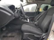 ✅ 2018 Ford Focus SEL • VIN: 1FADP3H27JL217474 • Lot: 90101065. Wystawiony na Copart z przebiegiem 87 210 mil. Bezpłatny archiwum sprzedaży aukcyjnych z USA i szczegółowy raport historii pojazdu na DreamBid. Zdjęcie 7.