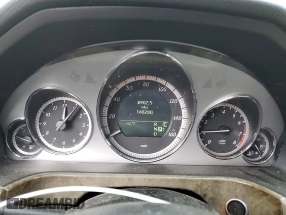 ✅ 2010 Mercedes-Benz E 350 Sport • VIN: WDDHF8HB9AA205369 • Lot: 92533035. Wystawiony na Copart z przebiegiem 160 280 mil. Bezpłatny archiwum sprzedaży aukcyjnych z USA i szczegółowy raport historii pojazdu na DreamBid. Zdjęcie 9.