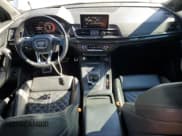 ✅ 2019 Audi SQ5 Prestige • VIN: WA1C4BFY0K2105598 • Lot: 86175825. Wystawiony na Copart z przebiegiem 70 729 mil. Bezpłatny archiwum sprzedaży aukcyjnych z USA i szczegółowy raport historii pojazdu na DreamBid. Zdjęcie 8.