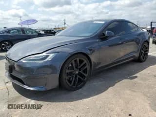 ✅ 2022 Tesla Model S • VIN: 5YJSA1E51NF468814 • Лот: 80475125. Опубликован ранее на Copart с пробегом 32 836 миль. Бесплатный доступ к архиву аукционных продаж из США и подробный отчёт об истории автомобиля на DreamBid. Изображение 1.