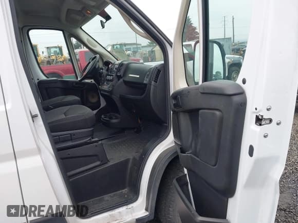 ✅ 2021 Ram ProMaster Cargo • VIN: 3C6LRVAG9ME575889 • Lot: 43710794. Wystawiony na IAAI z przebiegiem 46 500 mil. Bezpłatny archiwum sprzedaży aukcyjnych z USA i szczegółowy raport historii pojazdu na DreamBid. Zdjęcie 5.