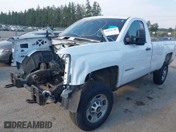 ✅ 2015 Chevrolet Silverado 2500HD Work Truck • VIN: 1GC0CUEG4FZ105505 • Лот: 43070720. Опубликован ранее на IAAI с пробегом Не указан. Бесплатный доступ к архиву аукционных продаж из США и подробный отчёт об истории автомобиля на DreamBid. Изображение 2.