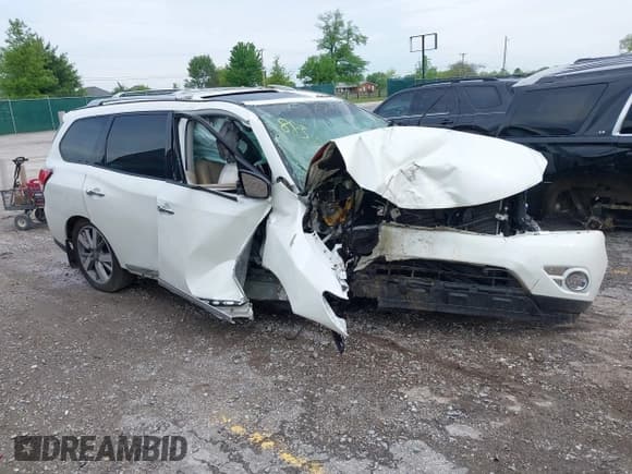 ✅ 2015 Nissan Pathfinder SV • VIN: 5N1AR2MN5FC711062 • Lot: 42173213. Listed on IAAI with 101,161 mi. Free auction sales archive from the USA and detailed vehicle history report at DreamBid. Image 1.