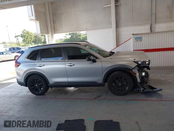 ✅ 2025 Honda CR-V Sport-L • VIN: 5J6RS5H80SL001167 • Lot: 43382315. Listed on IAAI with 21,935 mi. Free auction sales archive from the USA and detailed vehicle history report at DreamBid. Image 13.