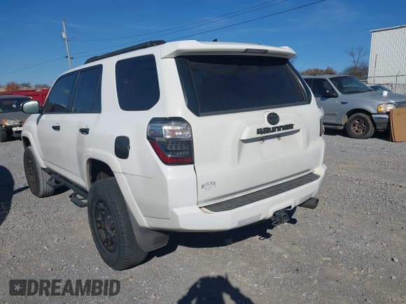✅ 2015 Toyota 4Runner Trail Premium • VIN: JTEBU5JR8F5244977 • Lot: 43715576. Wystawiony na IAAI z przebiegiem 228 500 mil. Bezpłatny archiwum sprzedaży aukcyjnych z USA i szczegółowy raport historii pojazdu na DreamBid. Zdjęcie 3.