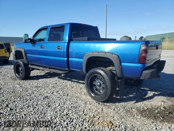 2004 Chevrolet Silverado 2500HD LS with VIN 1GCHK23274F187312, listed as a Copart auction lot 85894775 with 213,295 mi miles and Salvage title. Bid and sale history available at DreamBid. Image 2.