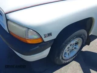 ✅ 1999 Dodge Dakota SLT • VIN: 1B7GL22X0XS193423 • Lot: 42053562. Wystawiony na IAAI z przebiegiem 209 802 mil. Bezpłatny archiwum sprzedaży aukcyjnych z USA i szczegółowy raport historii pojazdu na DreamBid. Zdjęcie 6.