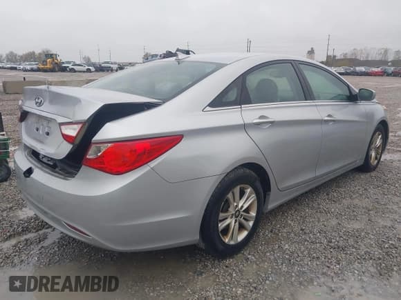 ✅ 2013 Hyundai Sonata GLS • VIN: 5NPEB4AC1DH709321 • Лот: 43574036. Опубликован ранее на IAAI с пробегом 133 170 миль. Бесплатный доступ к архиву аукционных продаж из США и подробный отчёт об истории автомобиля на DreamBid. Изображение 4.