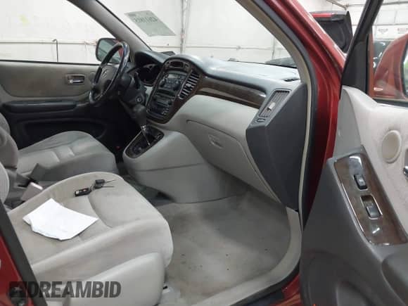 2001 Toyota Highlander с VIN JTEHF21A610014695, выставлен на аукционе IAAI как лот 42611815 с пробегом 211 433 миль миль и . История ставок и продаж доступна на DreamBid. Изображение 5.