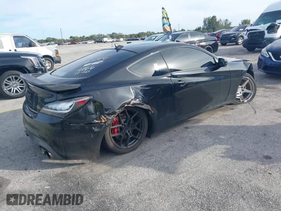 ✅ 2013 Hyundai Genesis Coupe Track • VIN: KMHHU6KJ1DU104166 • Lot: 43817871. Wystawiony na IAAI z przebiegiem 105 395 mil. Bezpłatny archiwum sprzedaży aukcyjnych z USA i szczegółowy raport historii pojazdu na DreamBid. Zdjęcie 4.