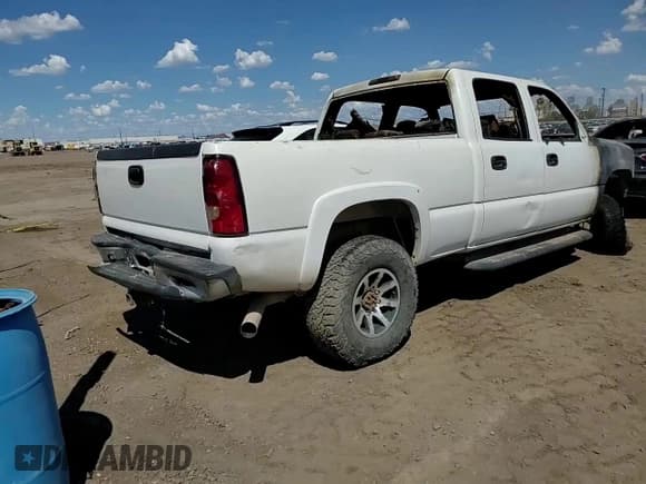 ✅ 2006 Chevrolet Silverado 2500HD LT1 • VIN: 1GCHC23276F122864 • Лот: 71861745. Опубликован ранее на Copart с пробегом Не указан. Бесплатный доступ к архиву аукционных продаж из США и подробный отчёт об истории автомобиля на DreamBid. Изображение 13.