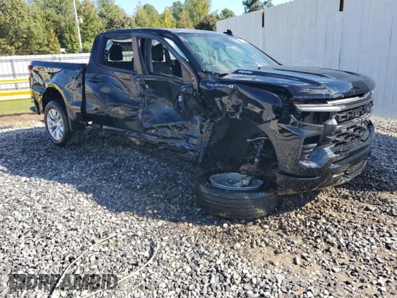 ✅ 2025 Chevrolet Silverado 1500 Custom • VIN: 1GCPABEK0SZ176918 • Lot: 89511555. Wystawiony na Copart z przebiegiem 13 880 mil. Bezpłatny archiwum sprzedaży aukcyjnych z USA i szczegółowy raport historii pojazdu na DreamBid. Zdjęcie 4.