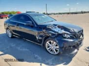 ✅ 2015 Mercedes-Benz C 250 • VIN: WDDGJ4HB6FG390035 • Lot: 71198395. Wystawiony na Copart z przebiegiem Nie podano. Bezpłatny archiwum sprzedaży aukcyjnych z USA i szczegółowy raport historii pojazdu na DreamBid. Zdjęcie 4.