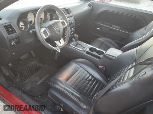 ✅ 2013 Dodge Challenger SXT Plus • VIN: 2C3CDYAG1DH540250 • Lot: 83636284. Wystawiony na Copart z przebiegiem 122 336 mil. Bezpłatny archiwum sprzedaży aukcyjnych z USA i szczegółowy raport historii pojazdu na DreamBid. Zdjęcie 8.