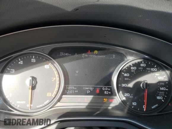 ✅ 2024 Audi A4 S line Premium • VIN: WAUDAAF45RN007358 • Lot: 79837994. Wystawiony na Copart z przebiegiem 1 099 mil. Bezpłatny archiwum sprzedaży aukcyjnych z USA i szczegółowy raport historii pojazdu na DreamBid. Zdjęcie 9.