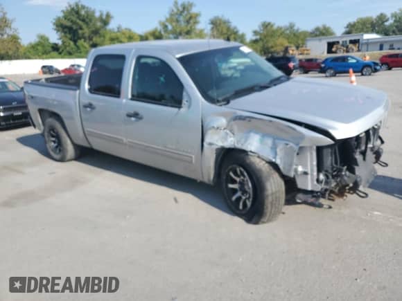 2013 Chevrolet Silverado 1500 LT z VIN 3GCPKSE75DG276055, wystawiony jako Copart lot #80181455 z przebiegiem 127 961 mil mil oraz Szkoda całkowita • Salvage title. Historia ofert i sprzedaży dostępna na DreamBid. Obrazek 4.
