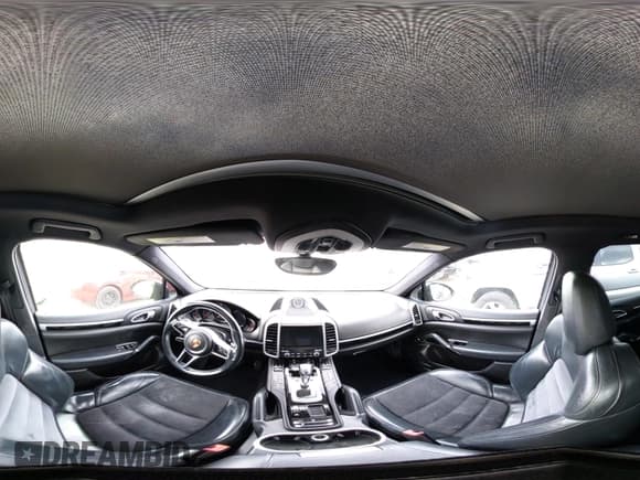 ✅ 2017 Porsche Cayenne • VIN: WP1AA2A22HKA82177 • Lot: 42485186. Wystawiony na IAAI z przebiegiem 141 485 mil. Bezpłatny archiwum sprzedaży aukcyjnych z USA i szczegółowy raport historii pojazdu na DreamBid. Zdjęcie 18.