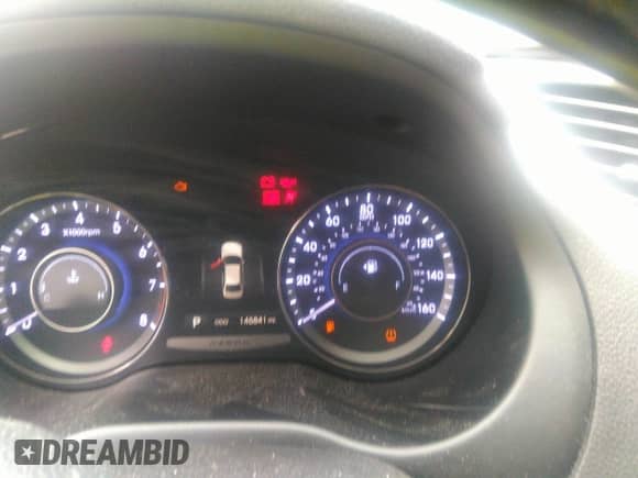 2014 Hyundai Azera Limited с VIN KMHFH4JG6EA388855, выставлен на аукционе IAAI как лот 40578381 с пробегом 145 841 миль миль и . История ставок и продаж доступна на DreamBid. Изображение 15.