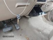 ✅ 2006 Ford F-250 XL • VIN: 1FTSW21P36EA12234 • Lot: 41218439. Wystawiony na IAAI z przebiegiem 366 410 mil. Bezpłatny archiwum sprzedaży aukcyjnych z USA i szczegółowy raport historii pojazdu na DreamBid. Zdjęcie 11.