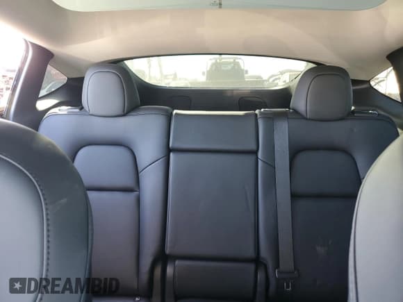 ✅ 2022 Tesla Model Y Long Range • VIN: 7SAYGDEE2NF391349 • Lot: 85351924. Wystawiony na Copart z przebiegiem 5 670 mil. Bezpłatny archiwum sprzedaży aukcyjnych z USA i szczegółowy raport historii pojazdu na DreamBid. Zdjęcie 10.