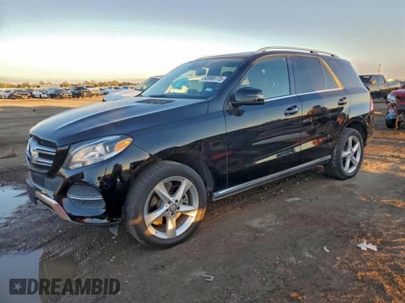 ✅ 2017 Mercedes-Benz GLE 350 • VIN: 4JGDA5HBXHA878165 • Lot: 93988775. Wystawiony na Copart z przebiegiem 142 878 mil. Bezpłatny archiwum sprzedaży aukcyjnych z USA i szczegółowy raport historii pojazdu na DreamBid. Zdjęcie 1.
