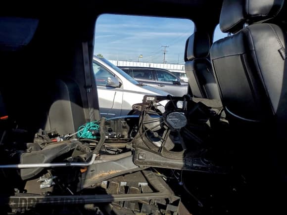 ✅ 2021 Chevrolet Suburban LS • VIN: 1GNSCBKD8MR382010 • Lot: 93961765. Listed on Copart with Not provided. Free auction sales archive from the USA and detailed vehicle history report at DreamBid. Image 11.