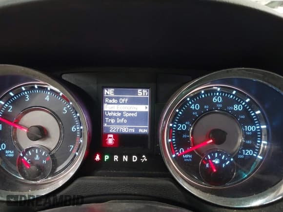 ✅ 2011 Chrysler Town & Country Touring • VIN: 2A4RR8DG0BR784363 • Lot: 43677916. Wystawiony na IAAI z przebiegiem 227 780 mil. Bezpłatny archiwum sprzedaży aukcyjnych z USA i szczegółowy raport historii pojazdu na DreamBid. Zdjęcie 7.