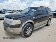 ✅ 2008 Ford Expedition Eddie Bauer • VIN: 1FMFU17508LA85594 • Лот: 71113535. Опубликован ранее на Copart с пробегом 301 691 миль. Бесплатный доступ к архиву аукционных продаж из США и подробный отчёт об истории автомобиля на DreamBid. Изображение 1.